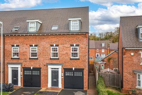 3 bedroom end of terrace house for sale - 7 Cullis Drive, Doseley, Telford, Shropshire