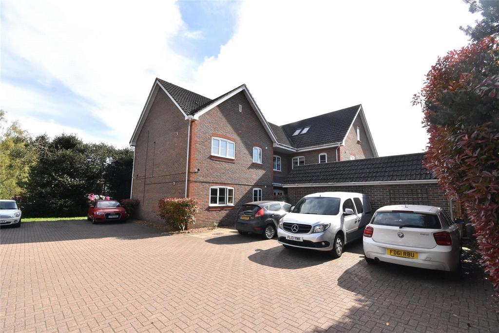 Haydon Place, 33 Chapel Lane... 1 bed apartment £950 pcm (£219 pw)