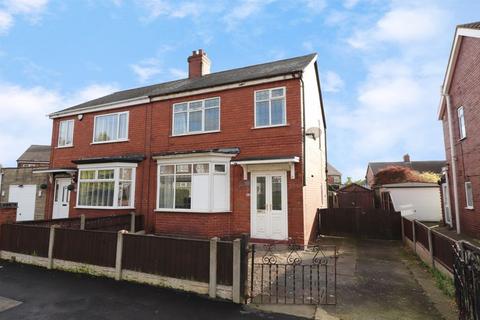 3 bedroom semi-detached house for sale - Churchfield Road, Scunthorpe