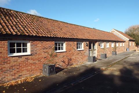 2 bedroom detached bungalow to rent, Tytherton Lucas, Chippenham