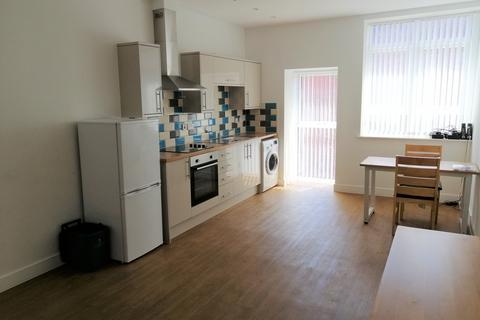 1 bedroom flat to rent - The Kingsway, Swansea,