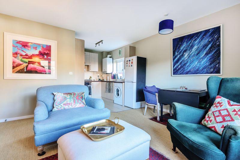 Admiral Way, Godalming 1 bed apartment £265,000