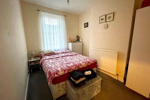 2 bedroom end of terrace house for sale - Melville Street, Wombwell, Barnsley, South Yorkshire, S73 8HJ