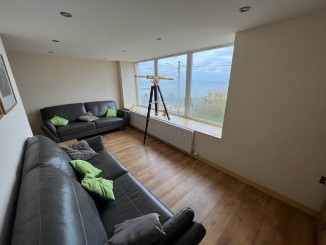 Front Sitting Room (L Shaped)