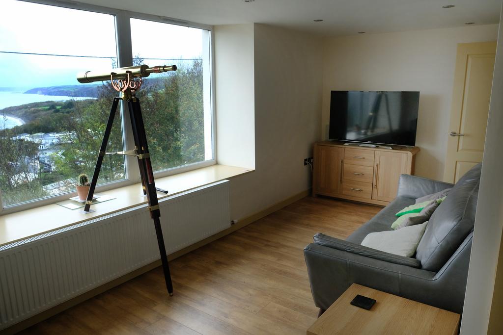 Front Sitting Room (L Shaped)