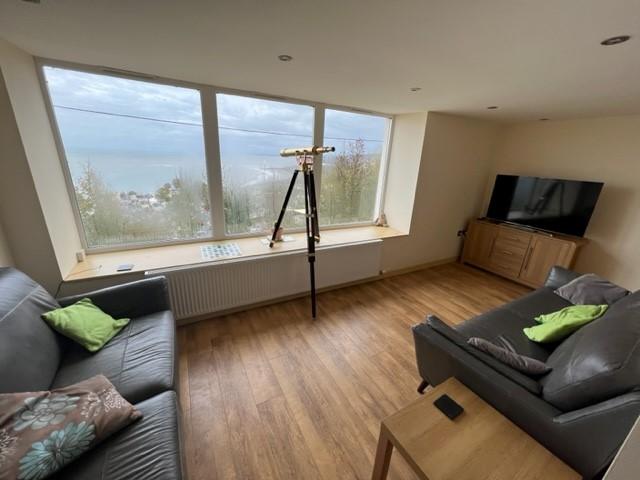 Front Sitting Room (L Shaped)