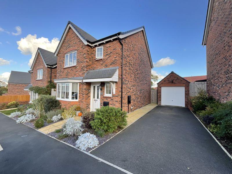 Wheelwright Drive, Eccleshall 3 bed detached house to rent £1,200 pcm