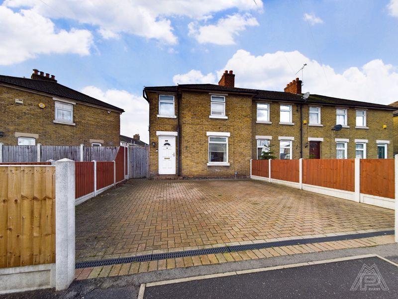 Hall Avenue, Aveley, Essex 3 bed end of terrace house £375,000