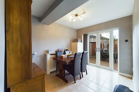 22 Hall Avenue, Aveley, South Ockendon, RM15 4LB