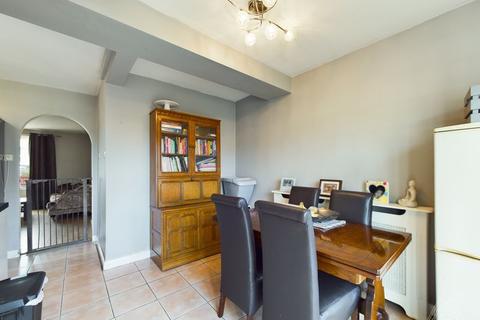 22 Hall Avenue, Aveley, South Ockendon, RM15 4LB