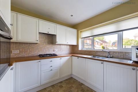2 bedroom detached bungalow for sale - Bank Close, Upton, Chester