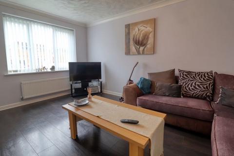 3 bedroom semi-detached house to rent, Bedford Way, Scunthorpe