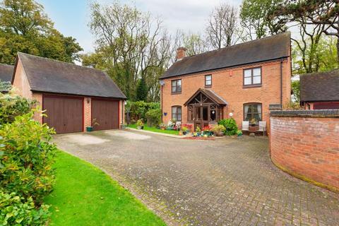 4 bedroom detached house for sale - Ice House Close, Apley