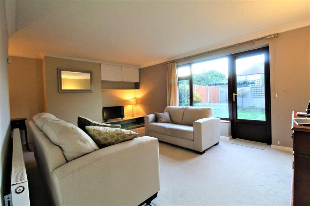 Harvey, Grays 3 bed terraced house £1,595 pcm (£368 pw)