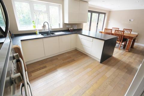 6 Abbeyfields Close, Netley Abbey, Southampton, SO31 5GR