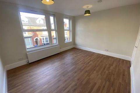 4 bedroom terraced house to rent - Hunter House Road, Sheffield, S11