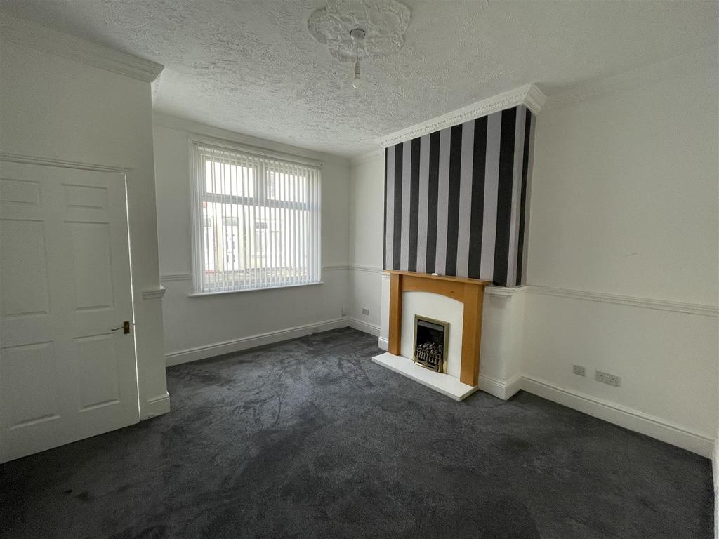 Harcourt Street, Hartlepool 2 bed terraced house £450 pcm (£104 pw)