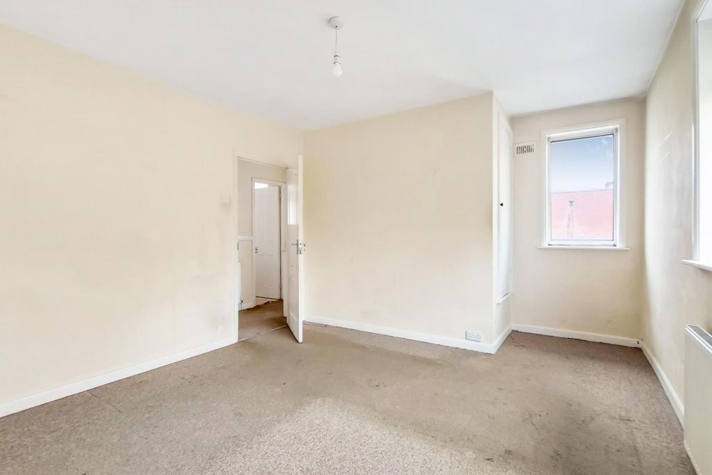 8 Main Bedroom-1.jpg