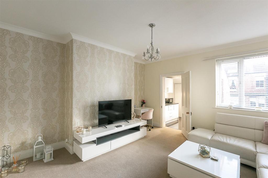 Delaval Terrace, Gosforth, Newcastle upon Tyne 2 bed flat £180,000