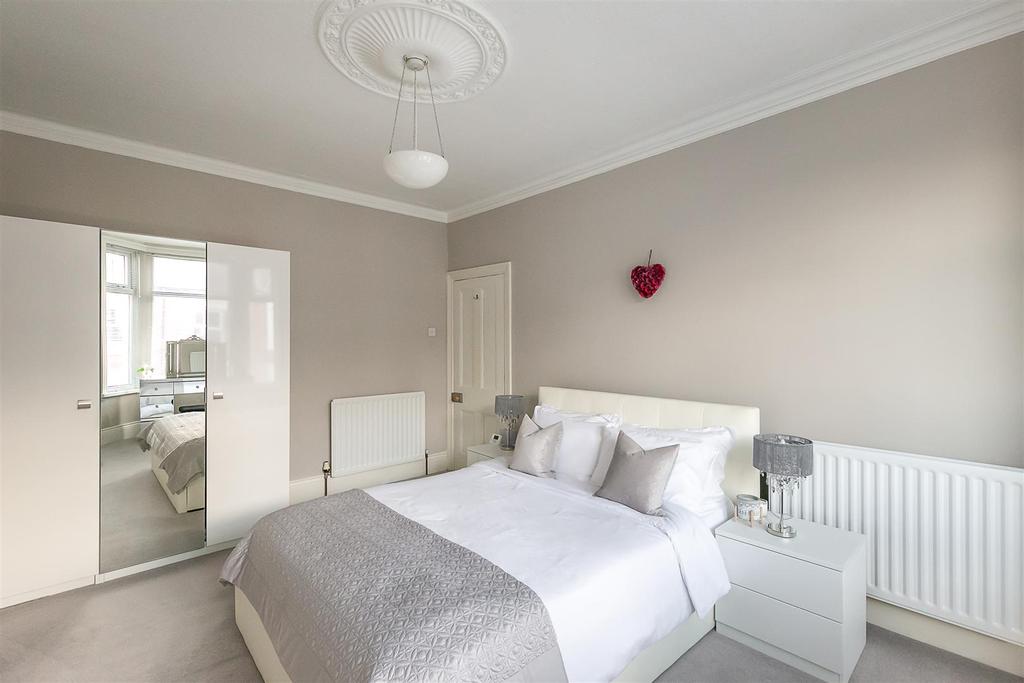 Delaval Terrace, Gosforth, Newcastle upon Tyne 2 bed flat £180,000