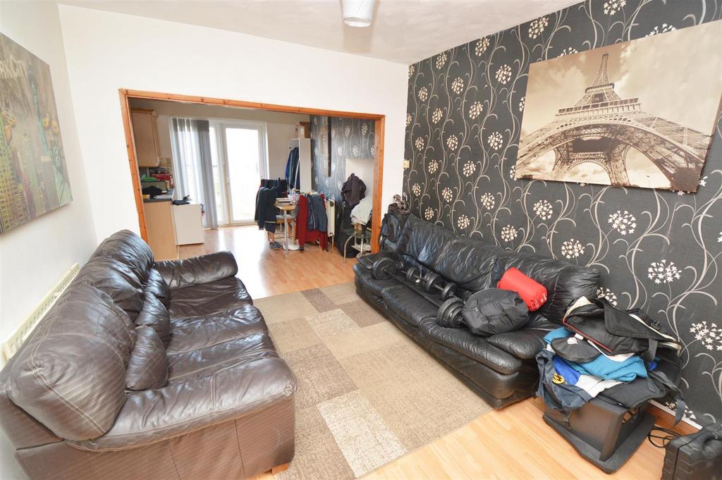 Averil Road, Leicester 3 bed semidetached house £275,000