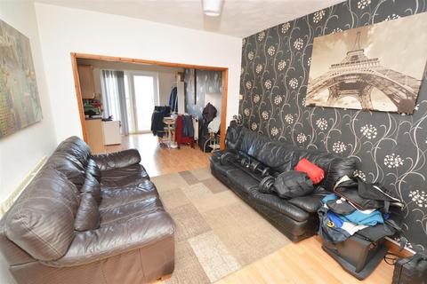 39 Averil Road, Leicester, LE5 2DD