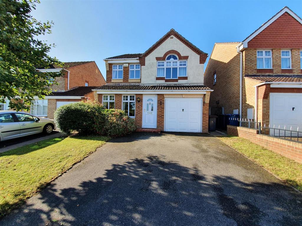 Kestrel Drive, Bingham, Nottingham 4 bed detached house to rent £