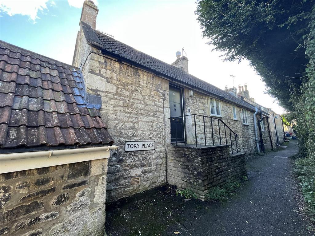 Tory Place, BradfordOnAvon 1 bed flat £130,000