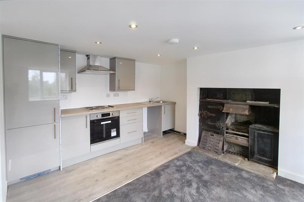 Barnsley Road, Brierley, Barnsley, S72 9JT 1 bed flat £500 pcm (£115 pw)