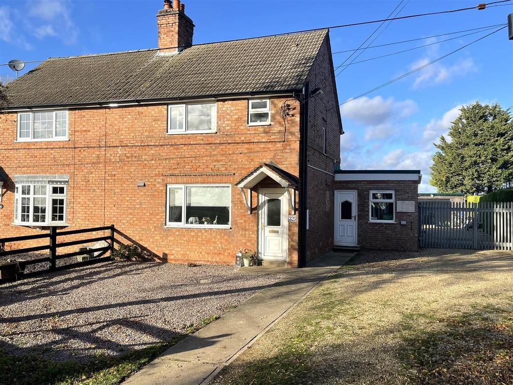 Gosberton Westhorpe, Gosberton, Spalding 3 bed semidetached house £