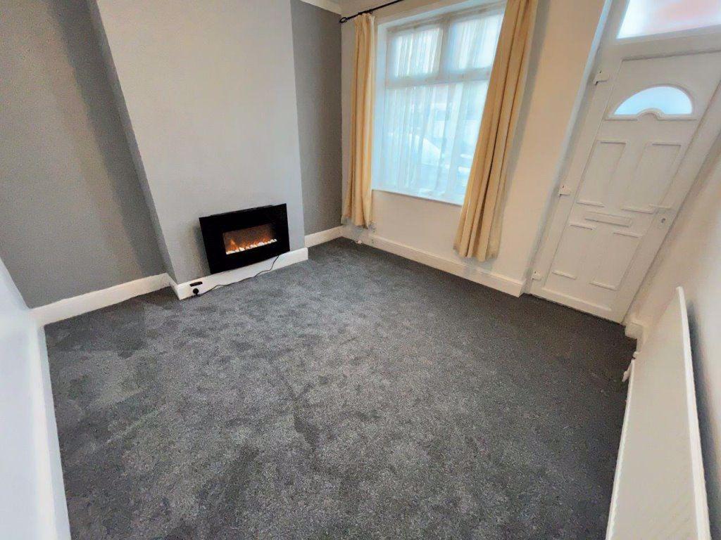 Hamilton Road, Long Eaton. NG10 4QZ 2 bed terraced house £695 pcm (£