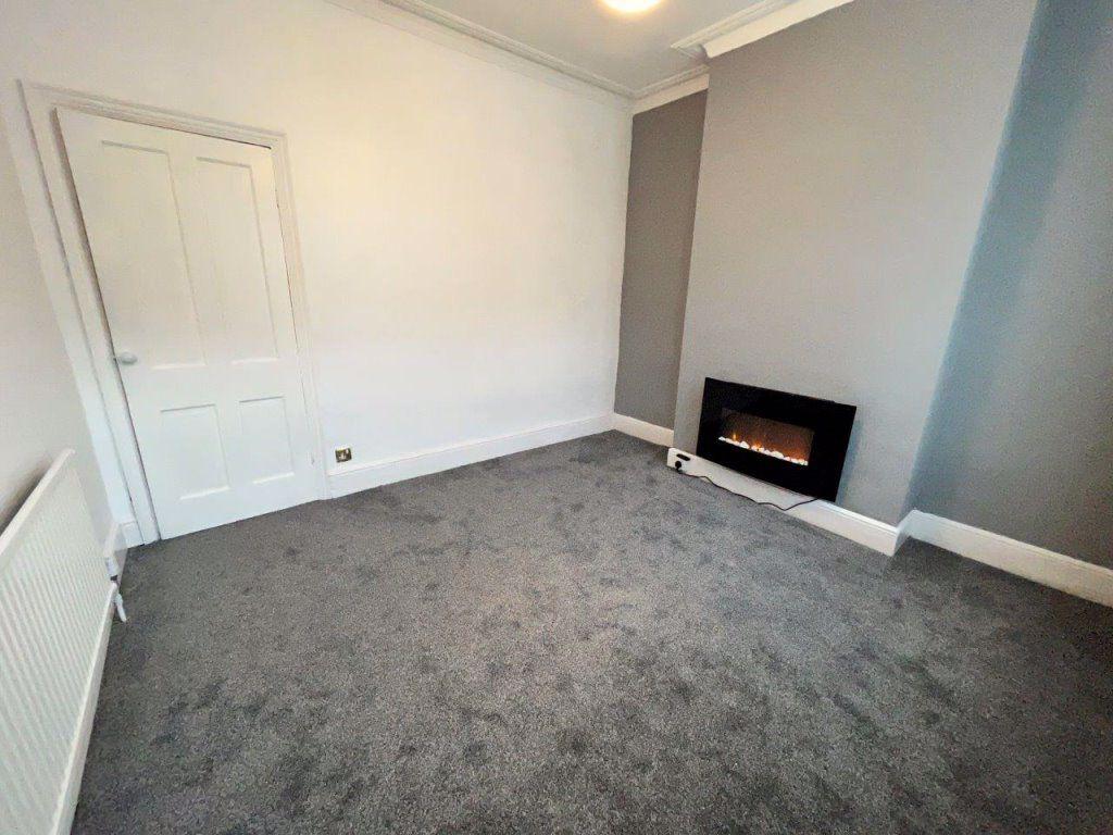 Hamilton Road, Long Eaton. NG10 4QZ 2 bed terraced house £695 pcm (£