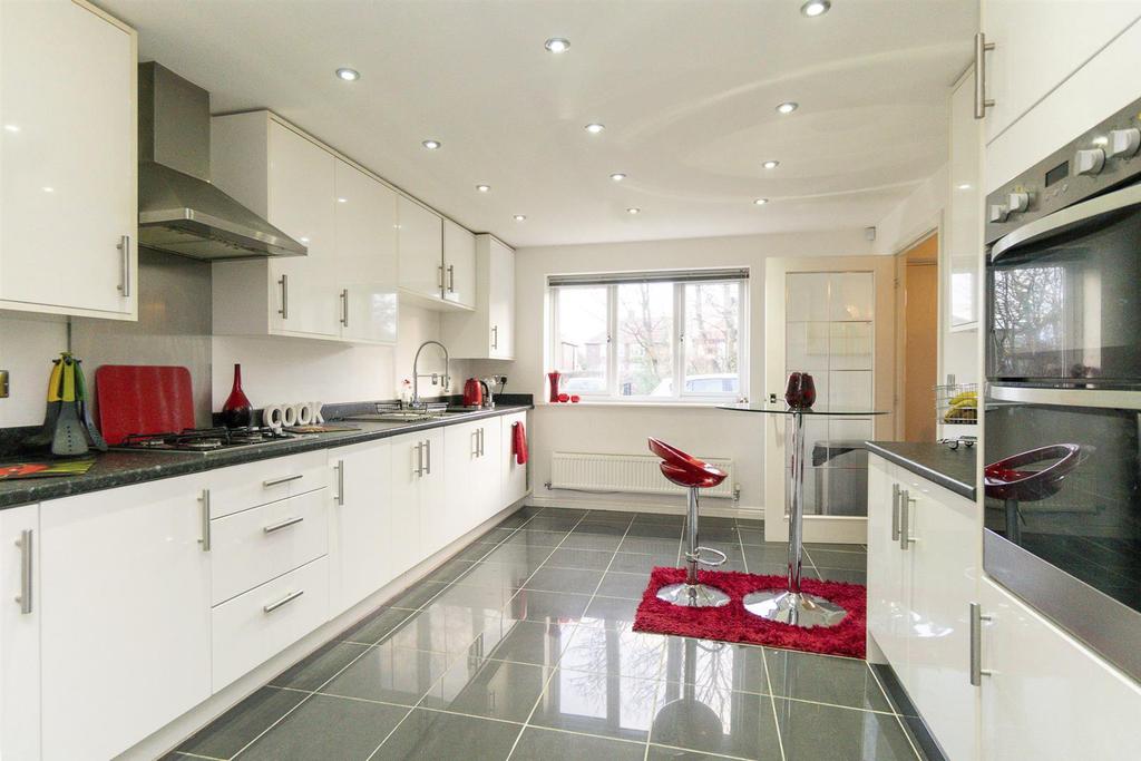 Ruddington Lane, Wilford, Nottingham 4 bed detached house for sale £