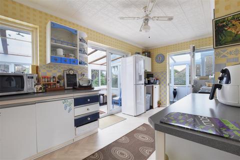 2 bedroom detached bungalow for sale - Second Avenue, Bexhill-On-Sea
