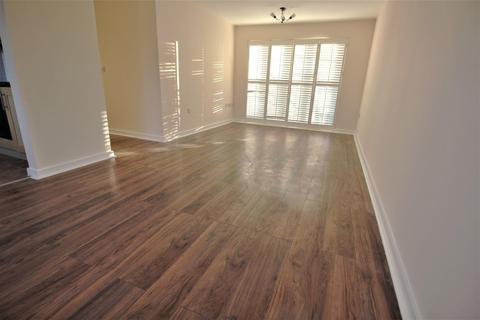 5 Foxglove Path, London, SE28 0LR