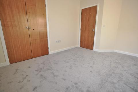 5 Foxglove Path, London, SE28 0LR