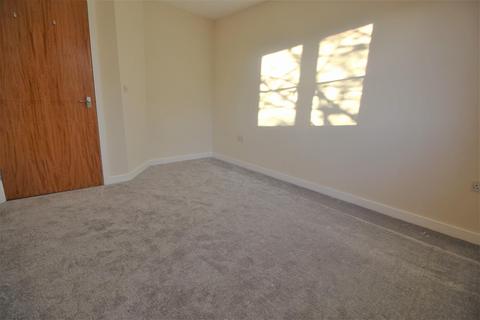 5 Foxglove Path, London, SE28 0LR