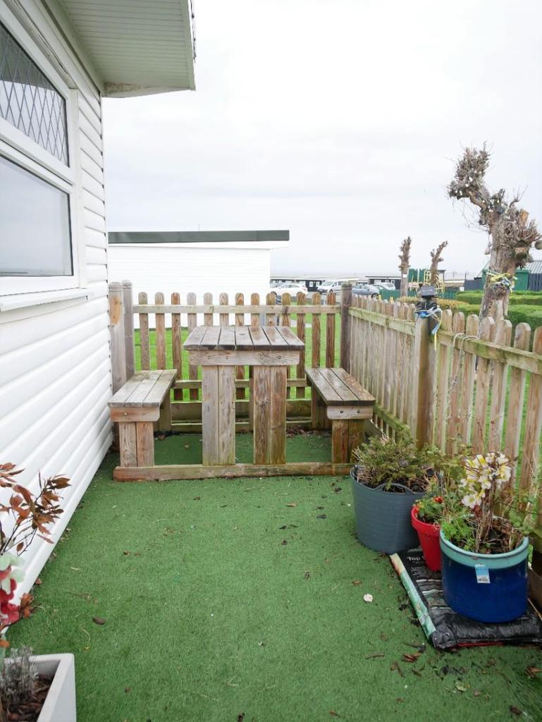 Fort Road, Lavernock, Penarth 2 bed chalet for sale £40,000