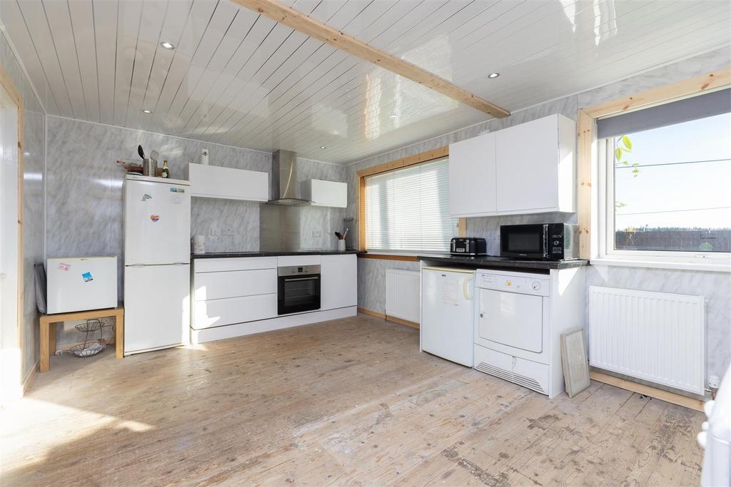 Manson Crescent, Perth 3 bed link detached house £174,950