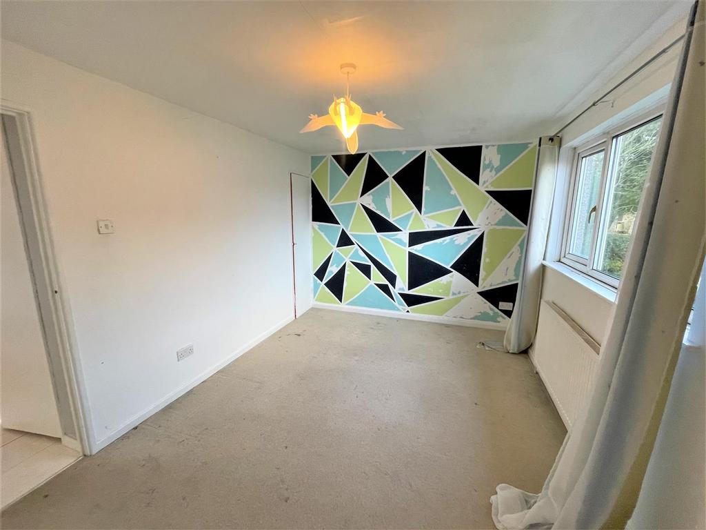Bedroom 2 (3).JPG