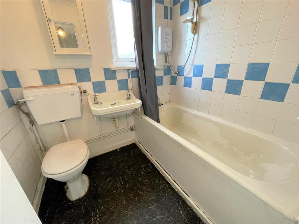 Bathroom.JPG