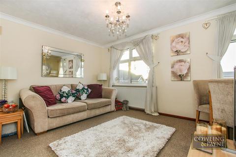 1 bedroom maisonette for sale - Broxted End, Wickford