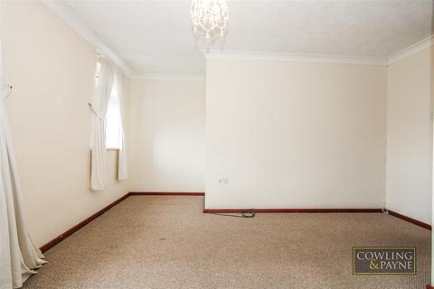 5 Broxted End, Wickford, SS12 9RJ