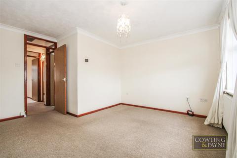 5 Broxted End, Wickford, SS12 9RJ