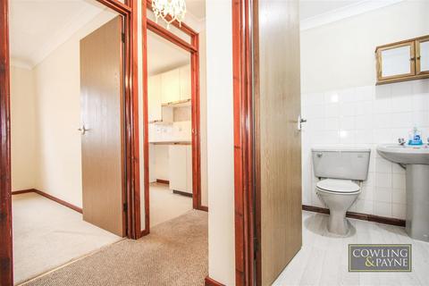 5 Broxted End, Wickford, SS12 9RJ