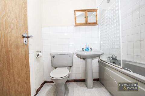 5 Broxted End, Wickford, SS12 9RJ