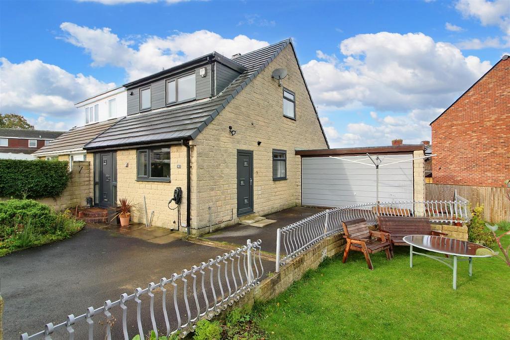 Reservoir View, Skelmanthorpe... 3 bed semidetached house £285,000