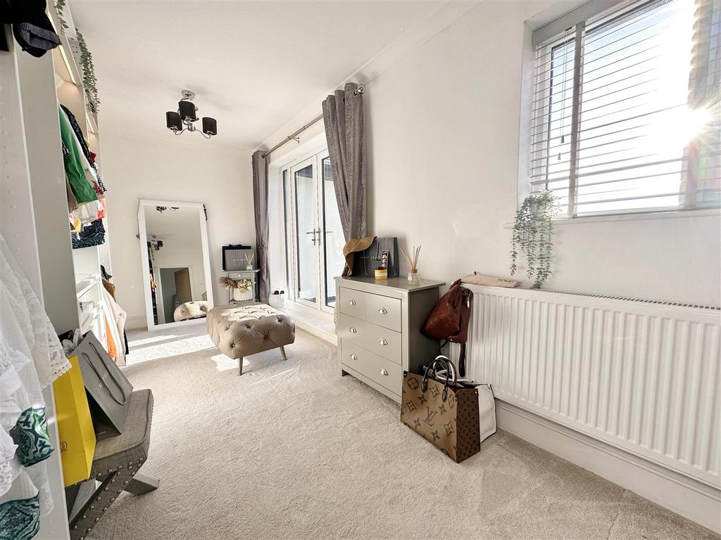 Dressing room/bedroom four
