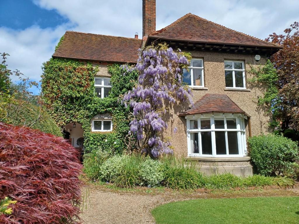 Tile Cross House 51 Browns Lane, Knowle, Solihull 5 bed detached house