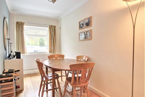 327 Boarshaw Road, Middleton, Manchester, M24 2PN